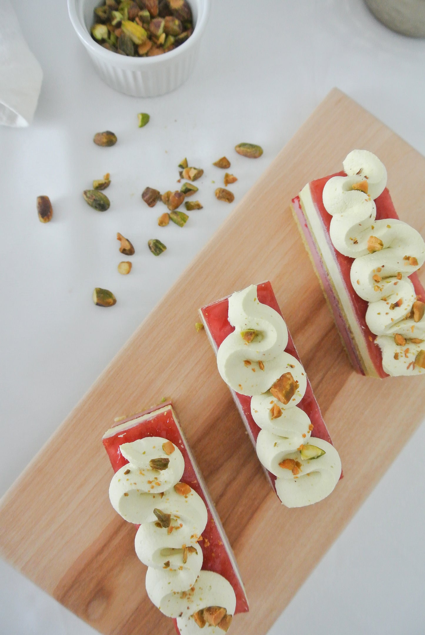 Gâteau framboises et pistaches - Portion individuelle