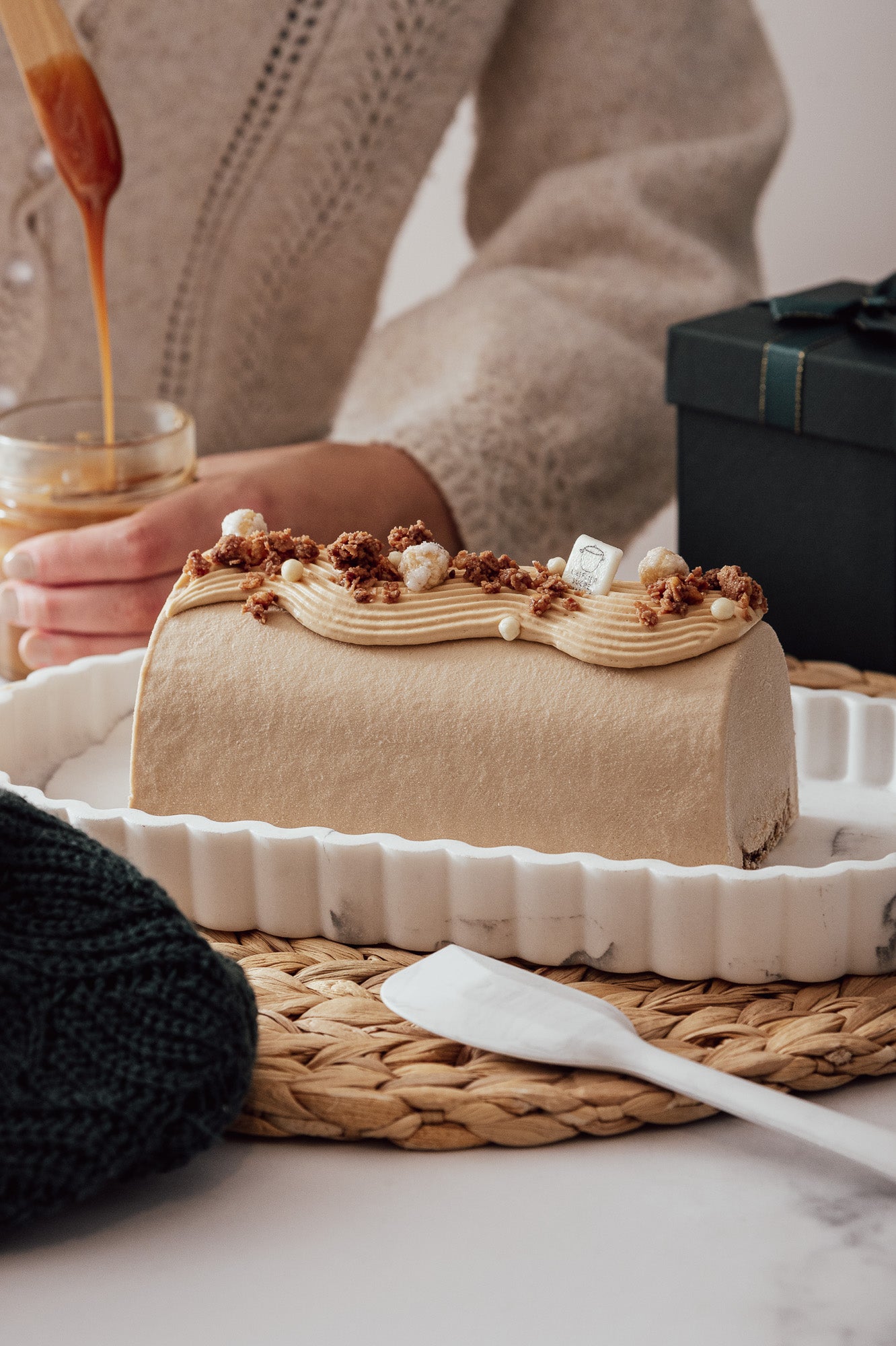 Bûche des fêtes 2025 - Praliné, chocolat et caramel